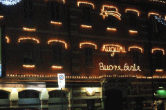 composizione-luminarie-incadescenza-edificio